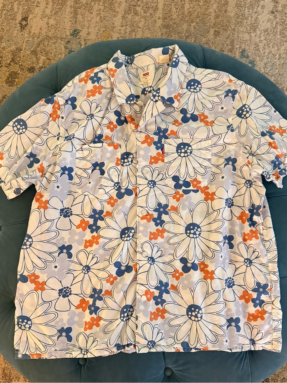Levi’s men’s short sleeve relaxed classic camper shirt. Size xl